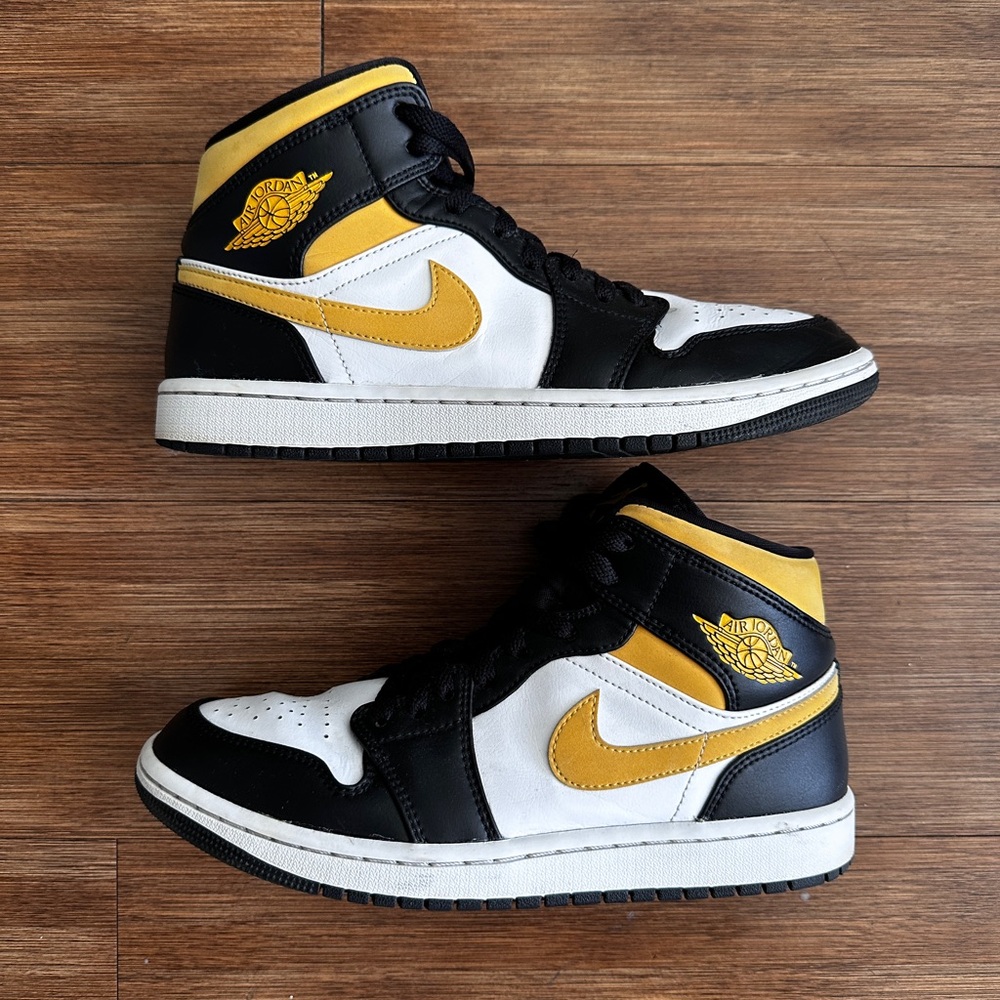 Jordan 1 Mid Pollen AUTHENTIC | Size 8.5M | Good condition!